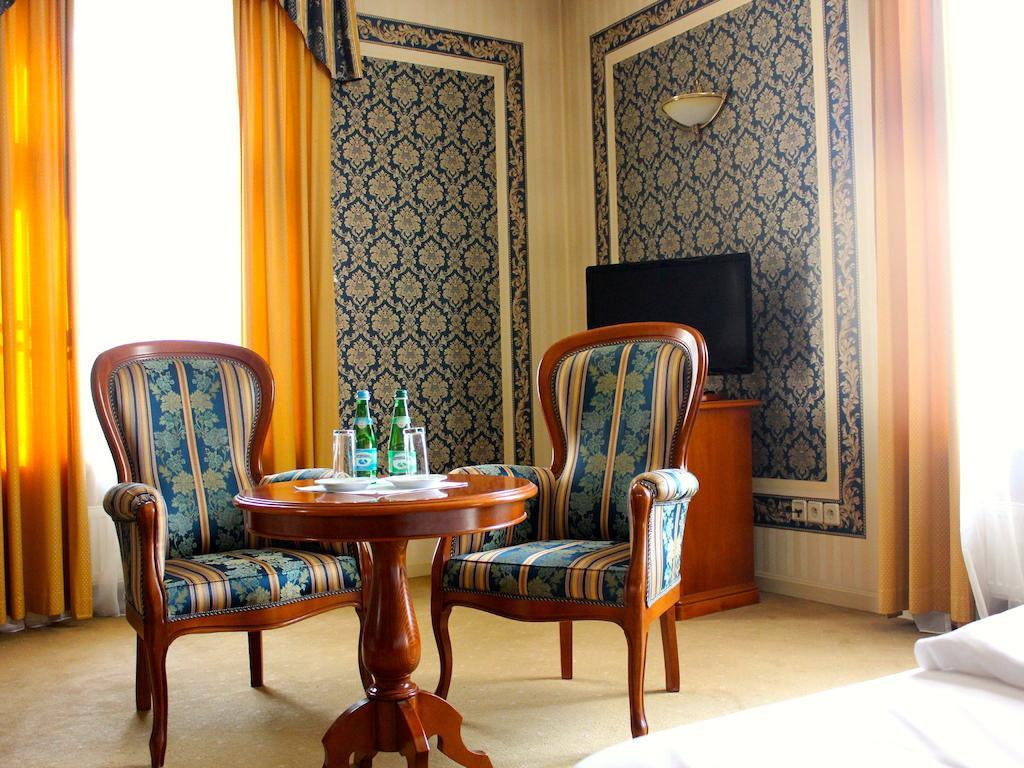 Rezydencja Willa Park & Restauracja Legnica Szoba fotó